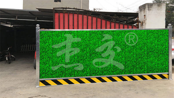 围挡面板易凹陷？加厚板材抗冲击(图1)
